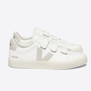 NEW IN BOX Veja Recife Women's Sneakers Extra White/ Natural Size 8
